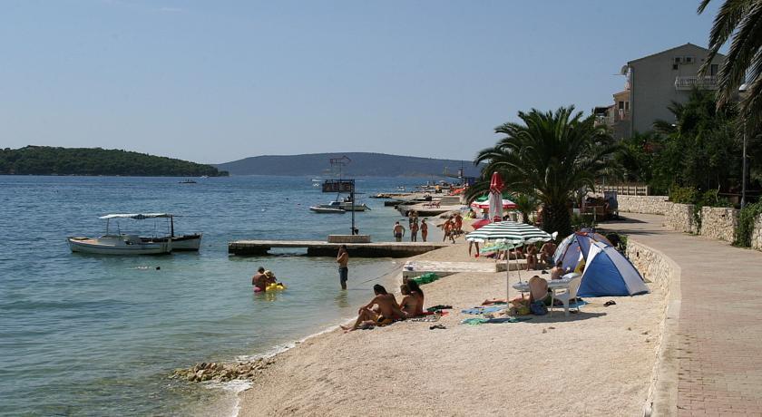 Apartments Silvana Trogir Exteriör bild